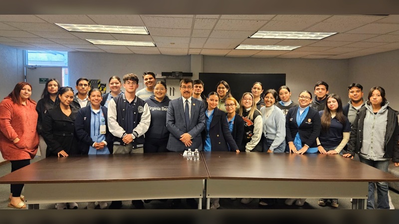 Rector de la UAT sostiene encuentro con estudiantes de la UAM Matamoros