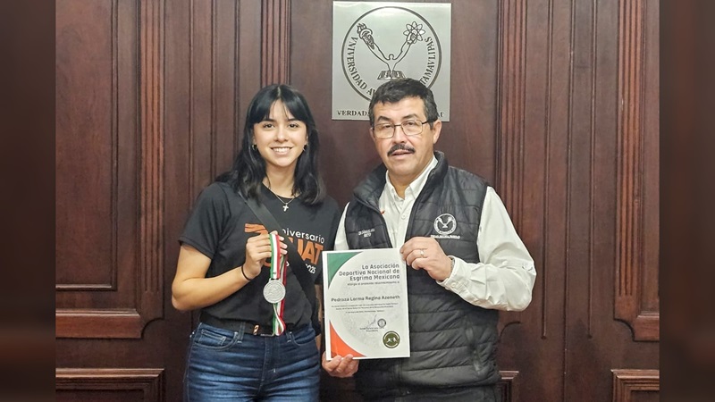 Felicita Dámaso Anaya a exitosa esgrimista de la UAT