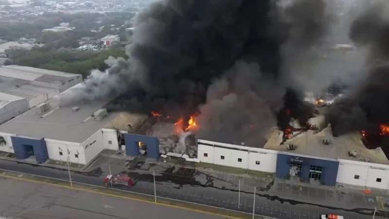 Incendio en fábrica del parque industrial ‘Las Américas’, en NL