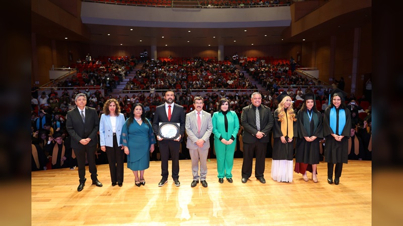 Preside Rector graduación de 246 egresados de la UAT en Tampico