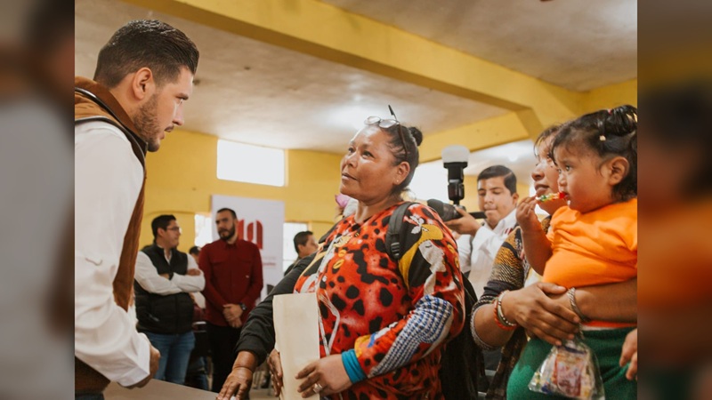 Realiza Beto Granados Audiencia Pública en Higuerillas