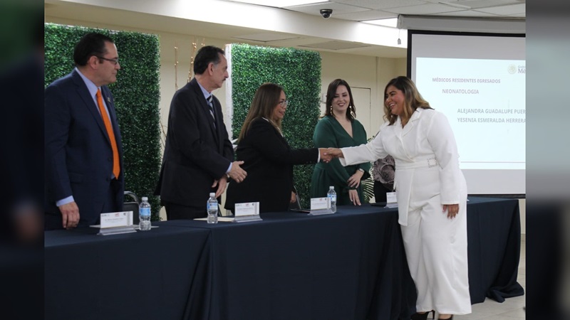 UAT y HRAEV realizan ceremonia de egreso de médicos residentes