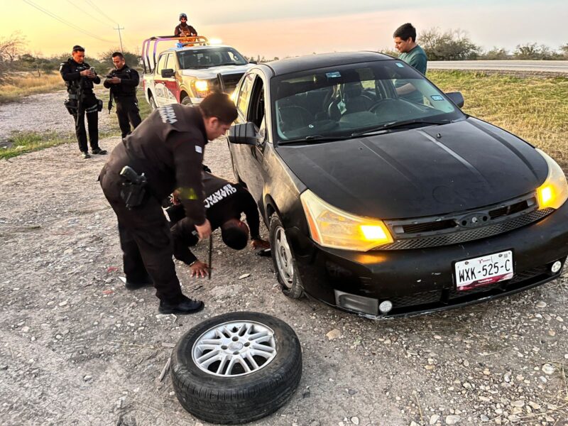 Guardia Estatal asiste a conductores que así lo requieran