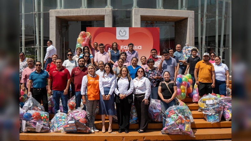 Alegrando corazones, la UAT entrega juguetes a la niñez tamaulipeca