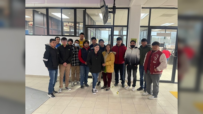 Aprenden estudiantes de UTTN procesos de manufactura automatizados
