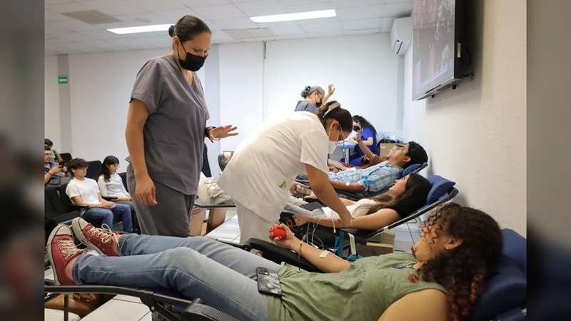 Colabora la UAT en campaña altruista para la donación de sangre