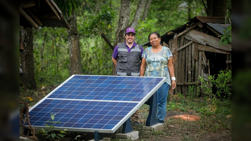 DIF Tamaulipas e IUSA instalan sistemas fotovoltaicos en comunidades rurales