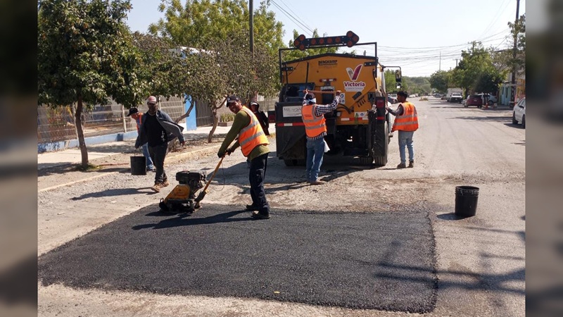 El programa de bacheo permanente sigue sin interrupción mejorando vialidades