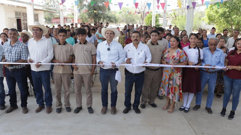 Entrega Gattás obras de apoyo a la educación en ejido Juan Rincón