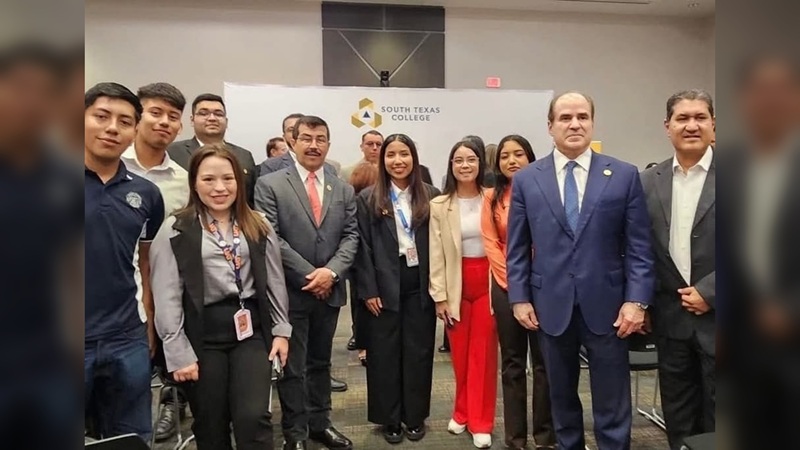Estudiantes de la UAT destacan en simposio de educación en el South Texas College