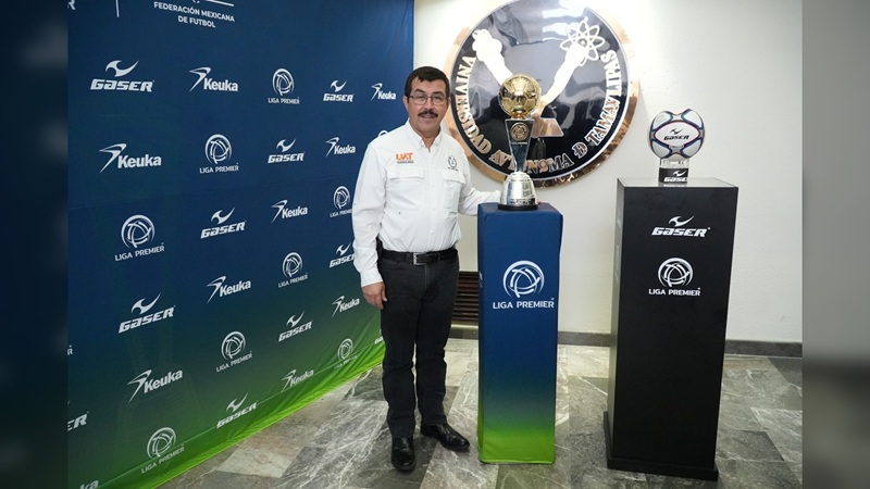 Recibe el rector Dámaso Anaya el Tour del Trofeo de la Liga Premier Mx