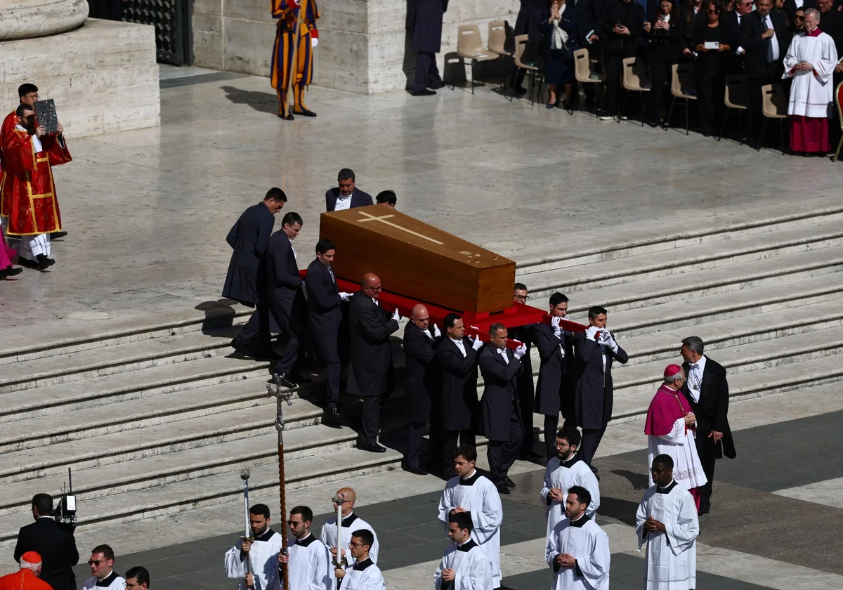 Inició Francisco su último viaje