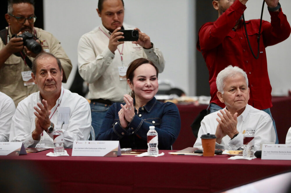 Carmen Lilia refrenda su compromiso con productores locales
