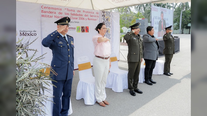 Atestigua Mónica Villarreal protesta de bandera del Servicio Militar Nacional