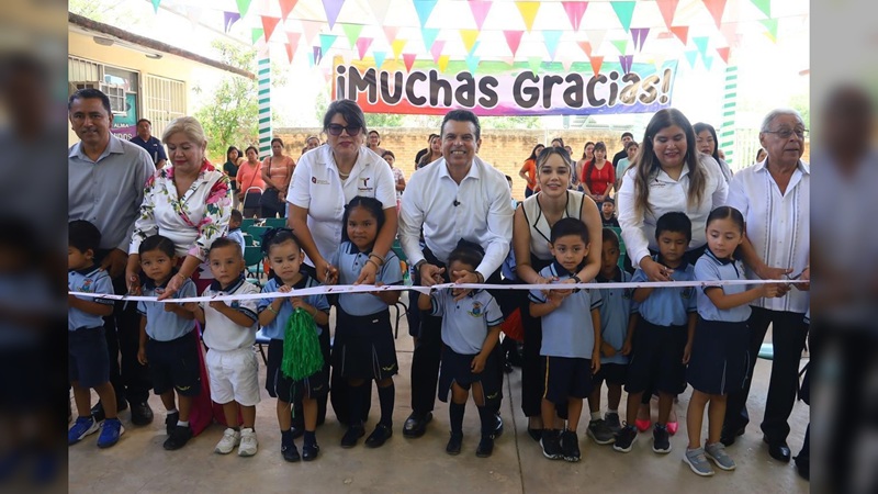 Entrega Lalo Gattás techumbre a Jardín de Niños América