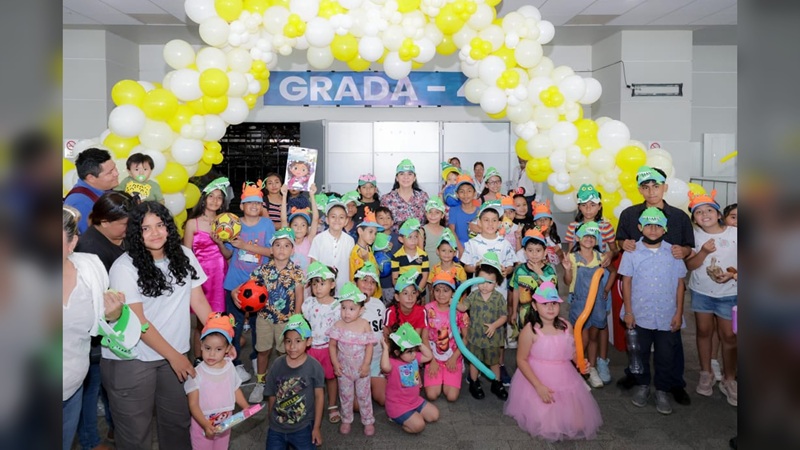 Festeja Mónica a niñas y niños con magno evento en Tampico