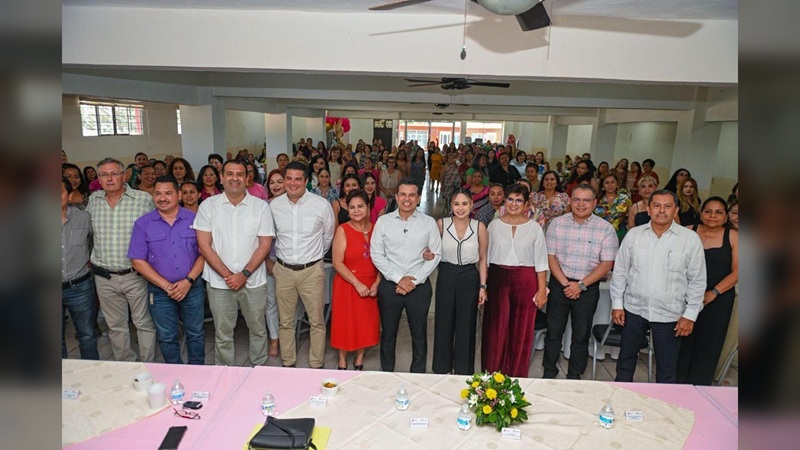 Festejan a madres sindicalizadas del Ayuntamiento de Victoria