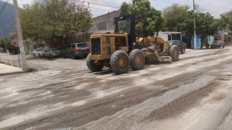 Implementa Municipio plan de azolve y bacheo en calles afectadas por lluvia