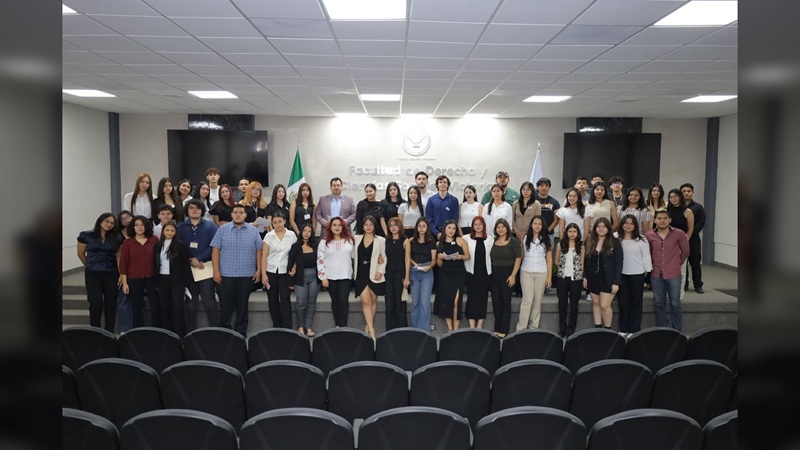 Llevan estudiantes de la FDCSV a la práctica el Derecho Constitucional