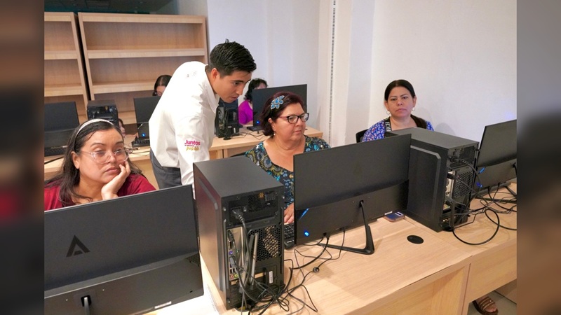 Por la alta demanda abren dos cursos de computación para mujeres en la Infoteca