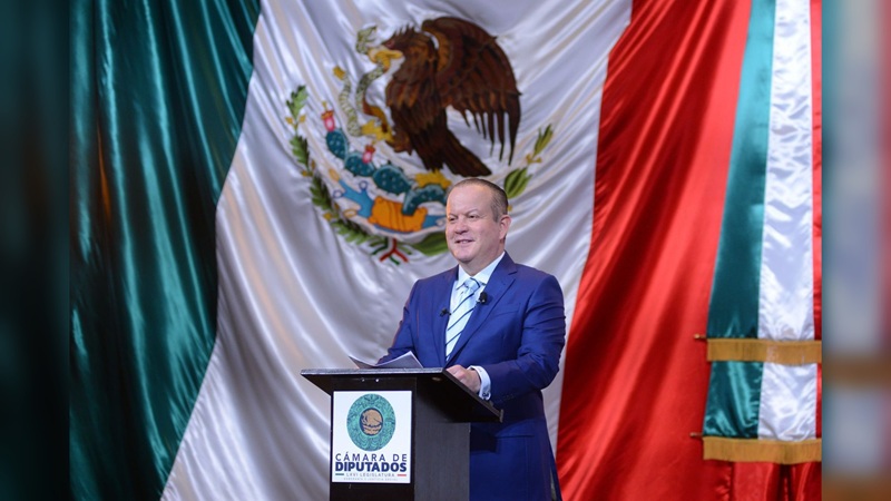 Promueve Carlos Canturosas garantizar salario mínimo a trabajadores propineros
