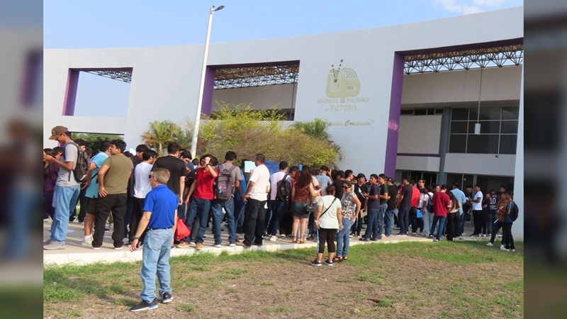 Realiza UPV examen de admisión a aspirantes de nuevo ingreso