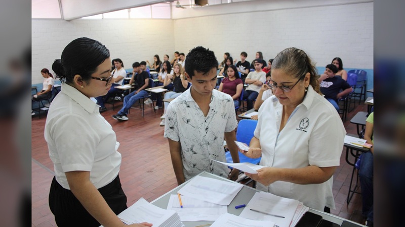 Recibe la UAT a miles de jóvenes en el examen de admisión EXANI-II