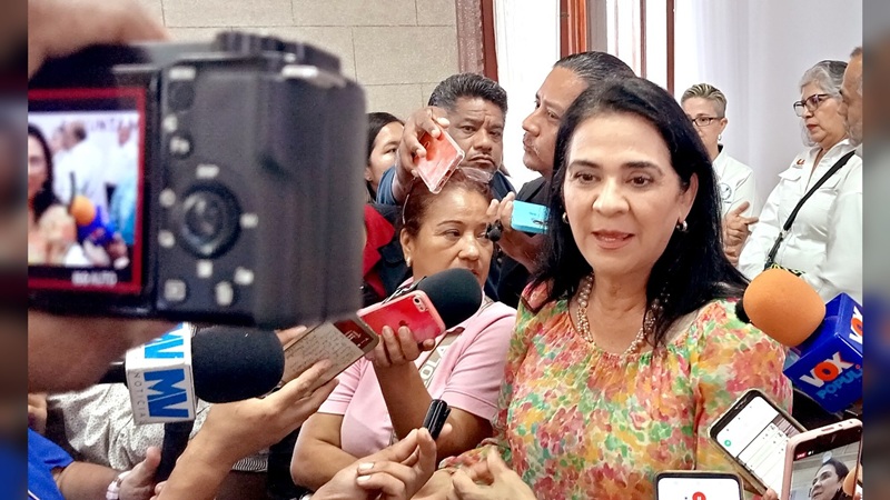 “Son reductores de velocidad y no topes”: Mónica Villarreal