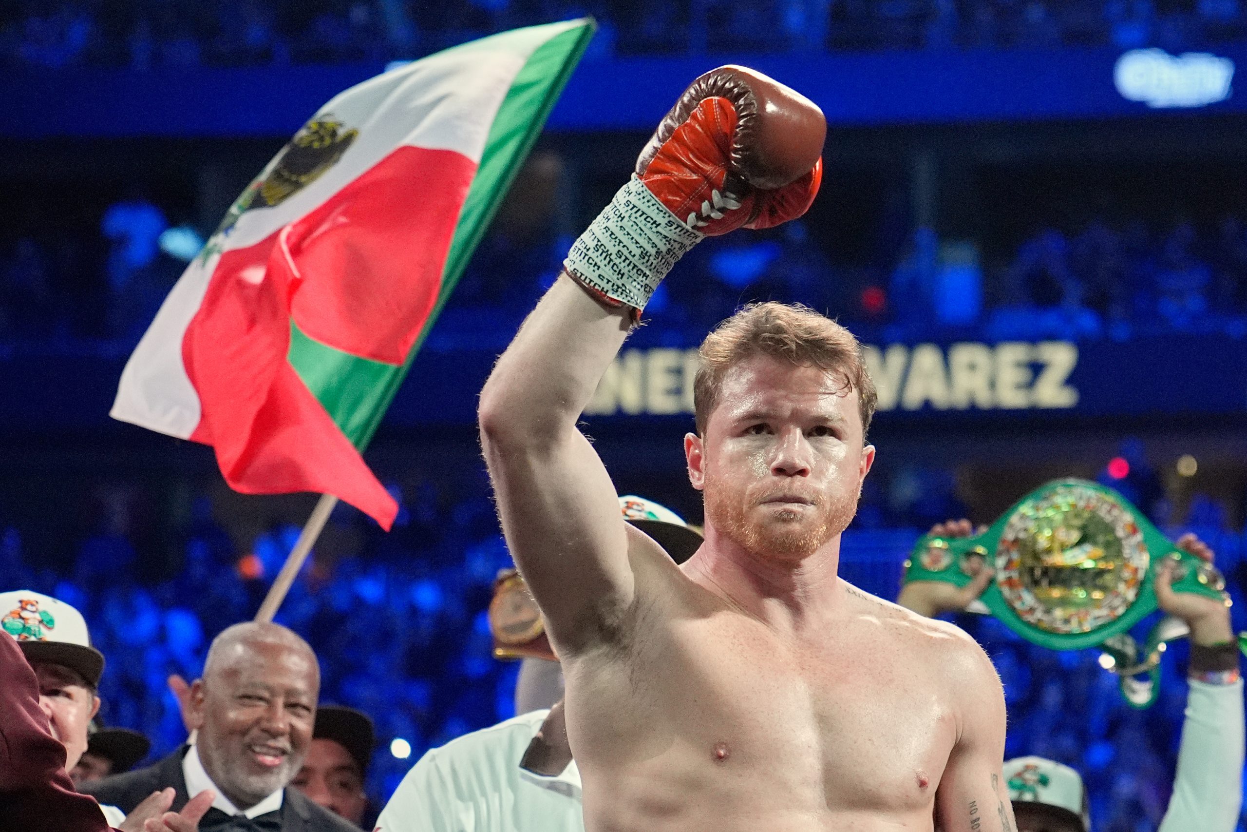 El Canelo, ¡la hizo otra vez!