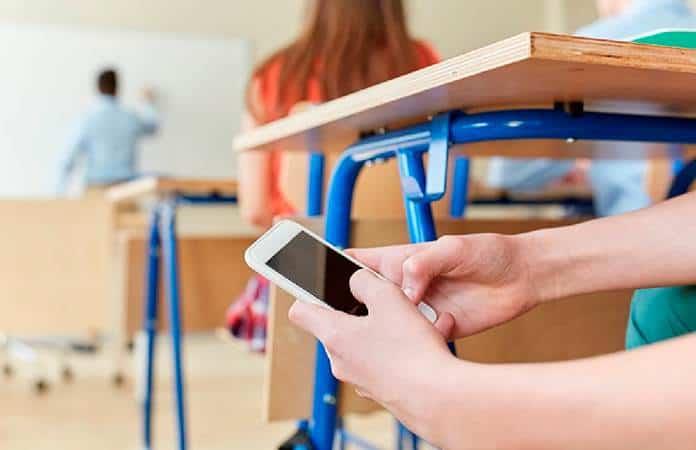 Prohíben diputados uso del celular en escuelas de Tamaulipas