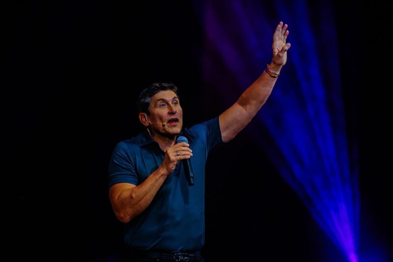 «Los mexicanos somos felices»: César Lozano