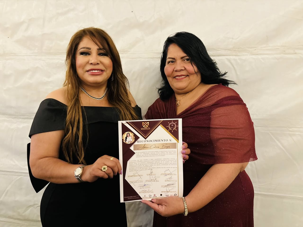 Adriana Contreras recibío el “El Timón de la Vida”