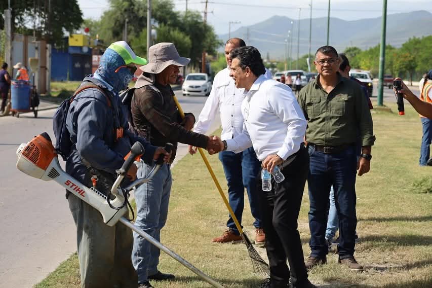 Con limpieza, instalación de luminarias y bacheo, ¡se transforma Victoria!