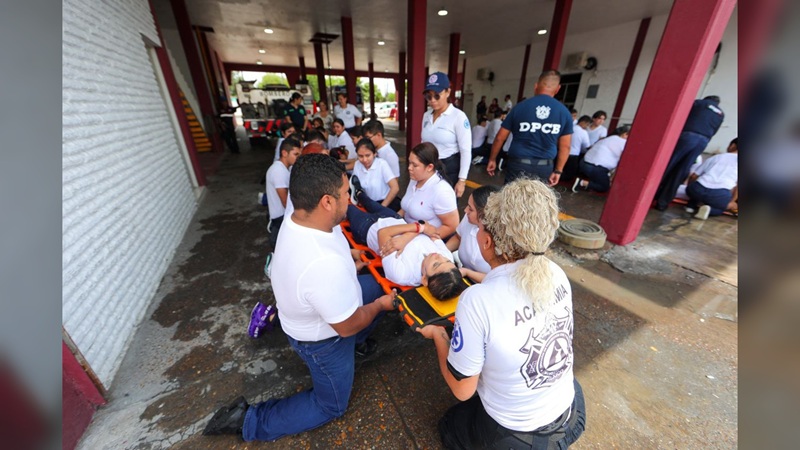 Continúa abierta la convocatoria para la academia de bomberos de NLD