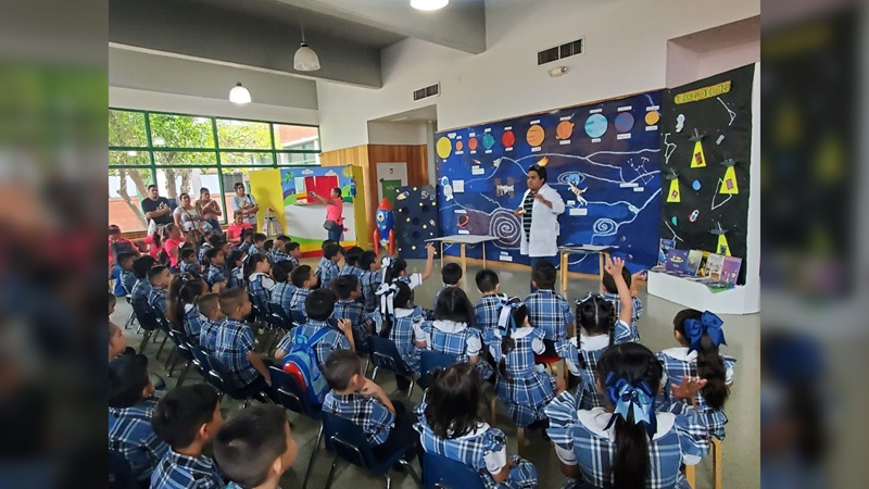 Disfrutan pequeños estudiantes de mañana mágica en Estación Palabra