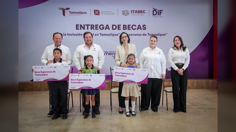 Entrega DIF Tamaulipas becas a niños y jóvenes en situación de vulnerabilidad
