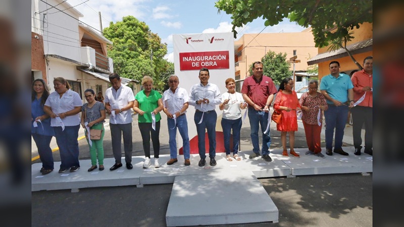 Entrega Municipio calle pavimentada en colonia México