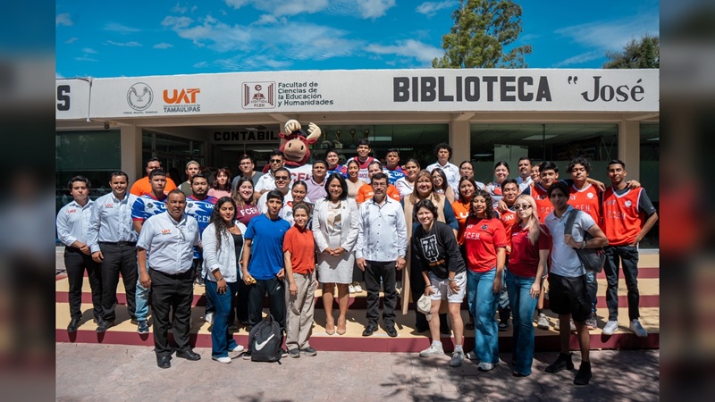 Entrega rector equipamiento en la Facultad de Ciencias de la Educación y Humanidades