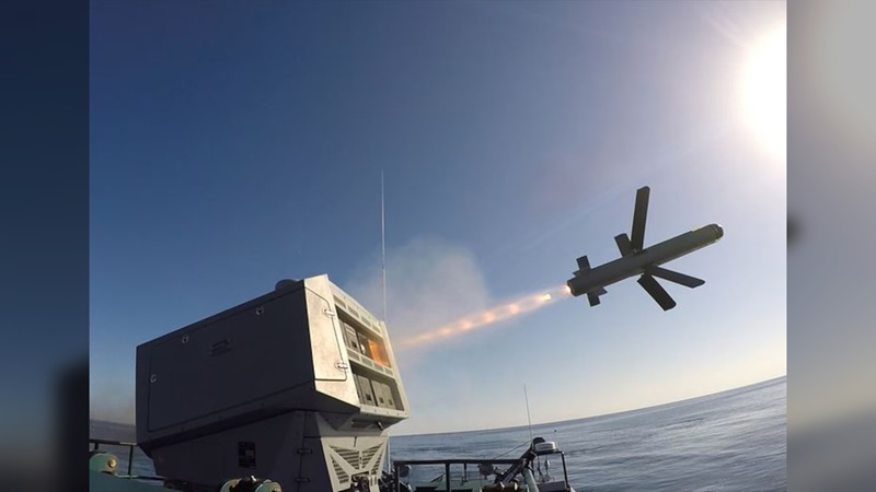 ¡Israel bombardea Al Hodeida!