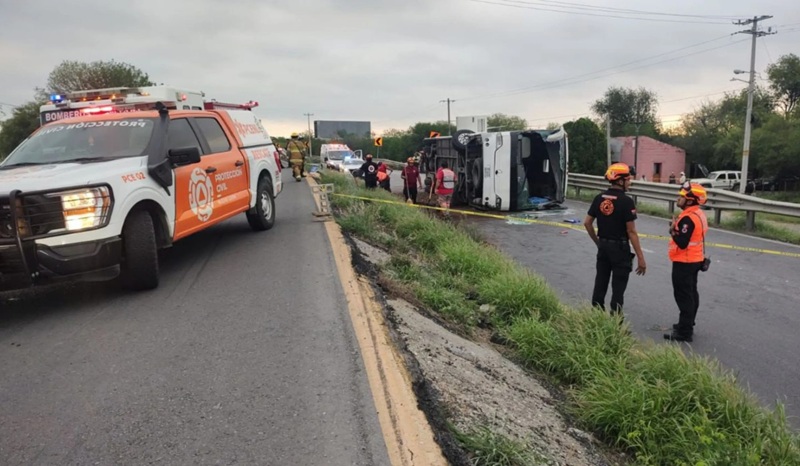 Volcadura de autobús rumbo a playa Miramar dejó 11 muertos y 22 heridos