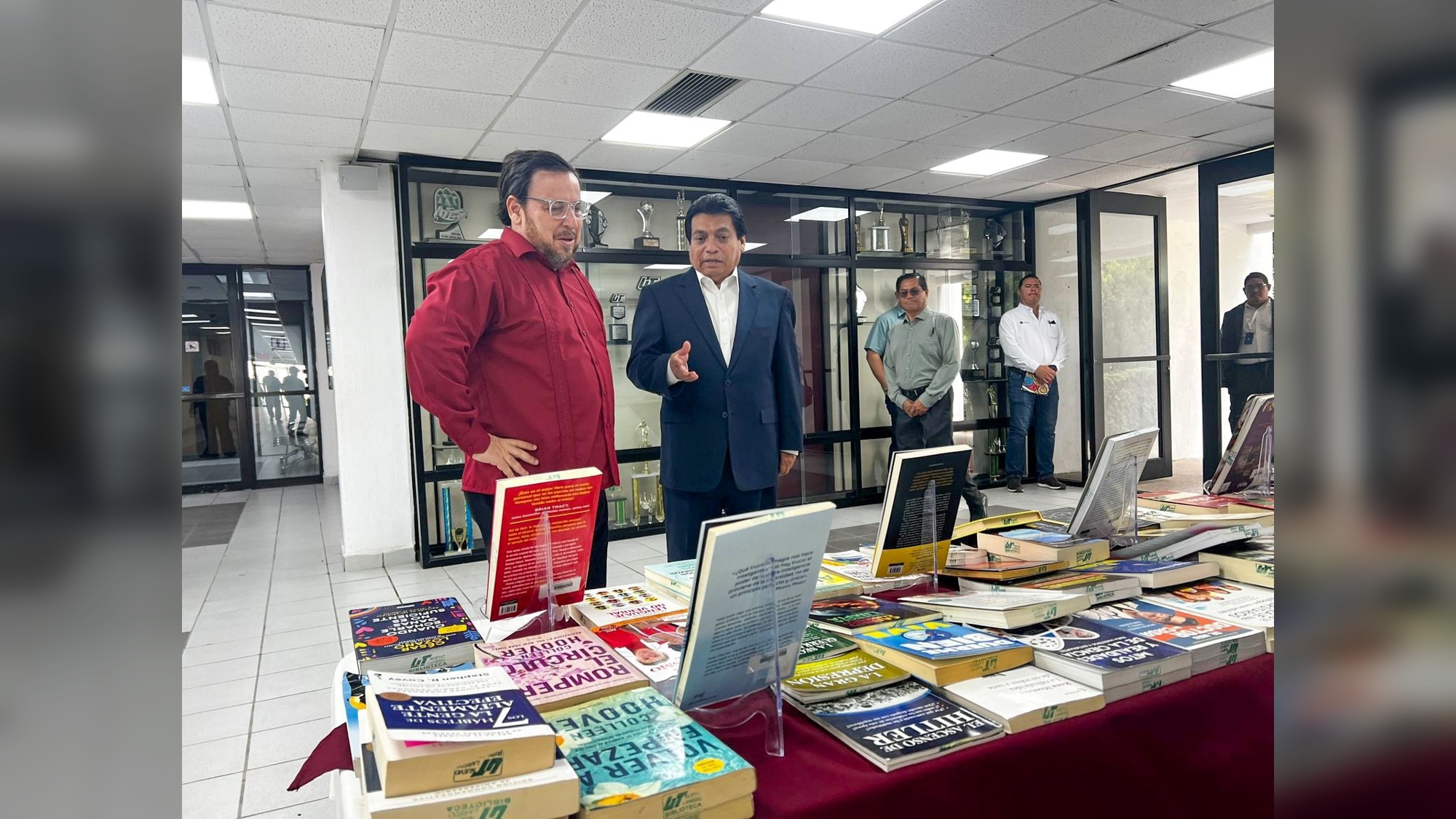 Realiza secretario de Educación visita de trabajo a la UTNL