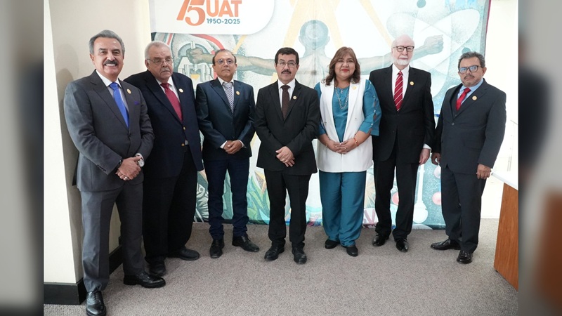 Toman protesta nuevos integrantes del Patronato de la UAT