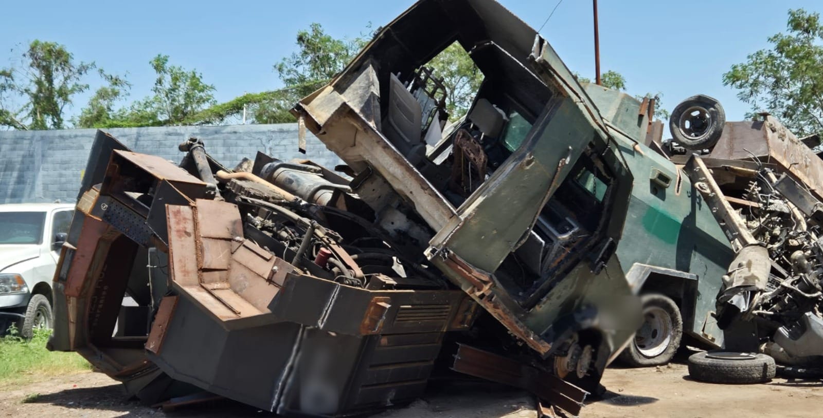 Destruye FGR 23  “monstruos” decomisados al crimen en Tamaulipas