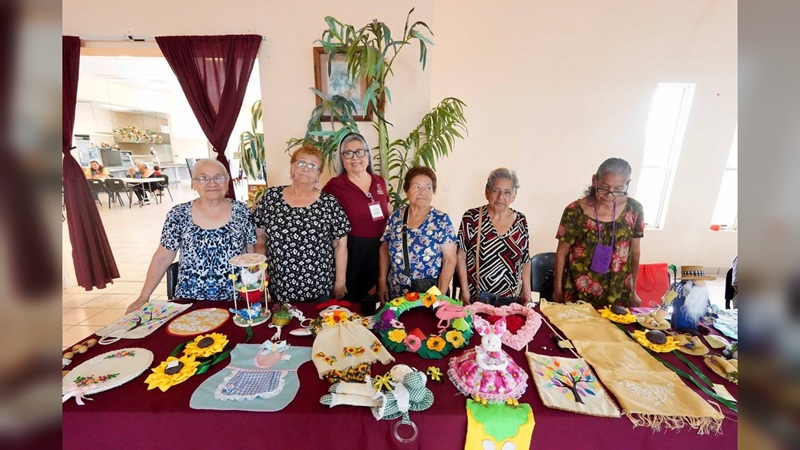 Con éxito se lleva a cabo el Bazar de Arte del DIF NLD