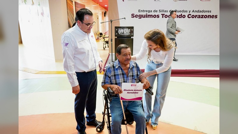 DIF NLD entrega aparatos funcionales a personas con discapacidad