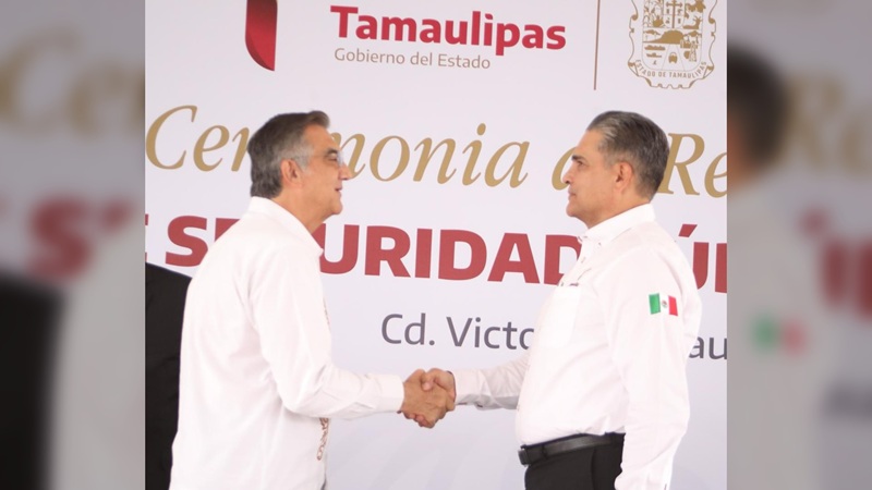 Gobernador AVA toma protesta al nuevo secretario de SSPT