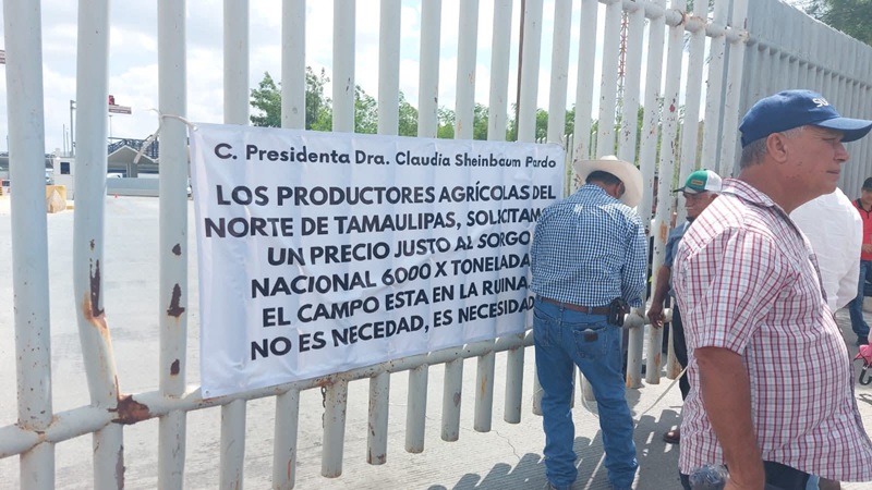 Realizan productores un nuevo bloqueo al puente internacional Reynosa-Pharr