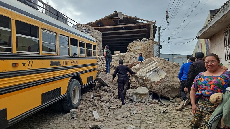 Guatemala reportó dos fallecidos por caída de piedra tras sismos