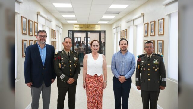 Carmen Lilia honra la historia de NLD con galería de los presidentes e inaugura nuevo espacio ciudadano