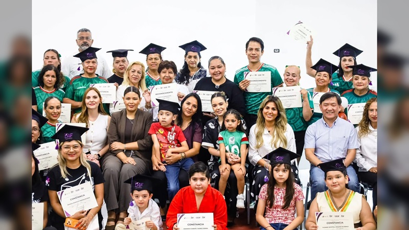 Celebran graduación y entrega de constancias de los CEDIF Victoria